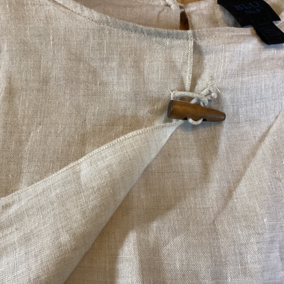 Blu No 9 100% Linen top beige, XS, toggle detail, EUC, classy - Picture 6 of 9
